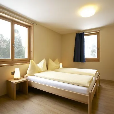Al Vadret Swisslodge ポントレジナ