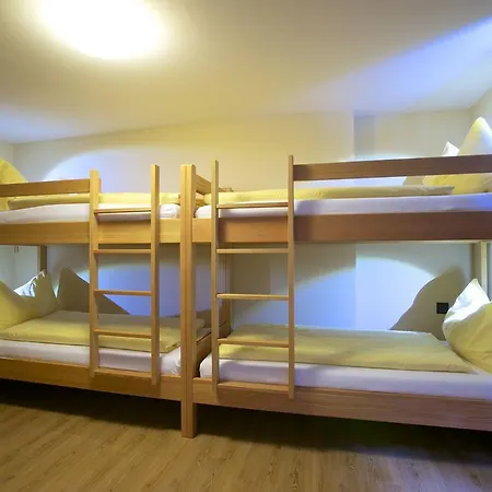 Alojamento de Turismo Selvagem Al Vadret Swisslodge Pontresina