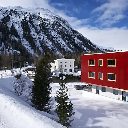 Alojamento de Turismo Selvagem Al Vadret Swisslodge Pontresina